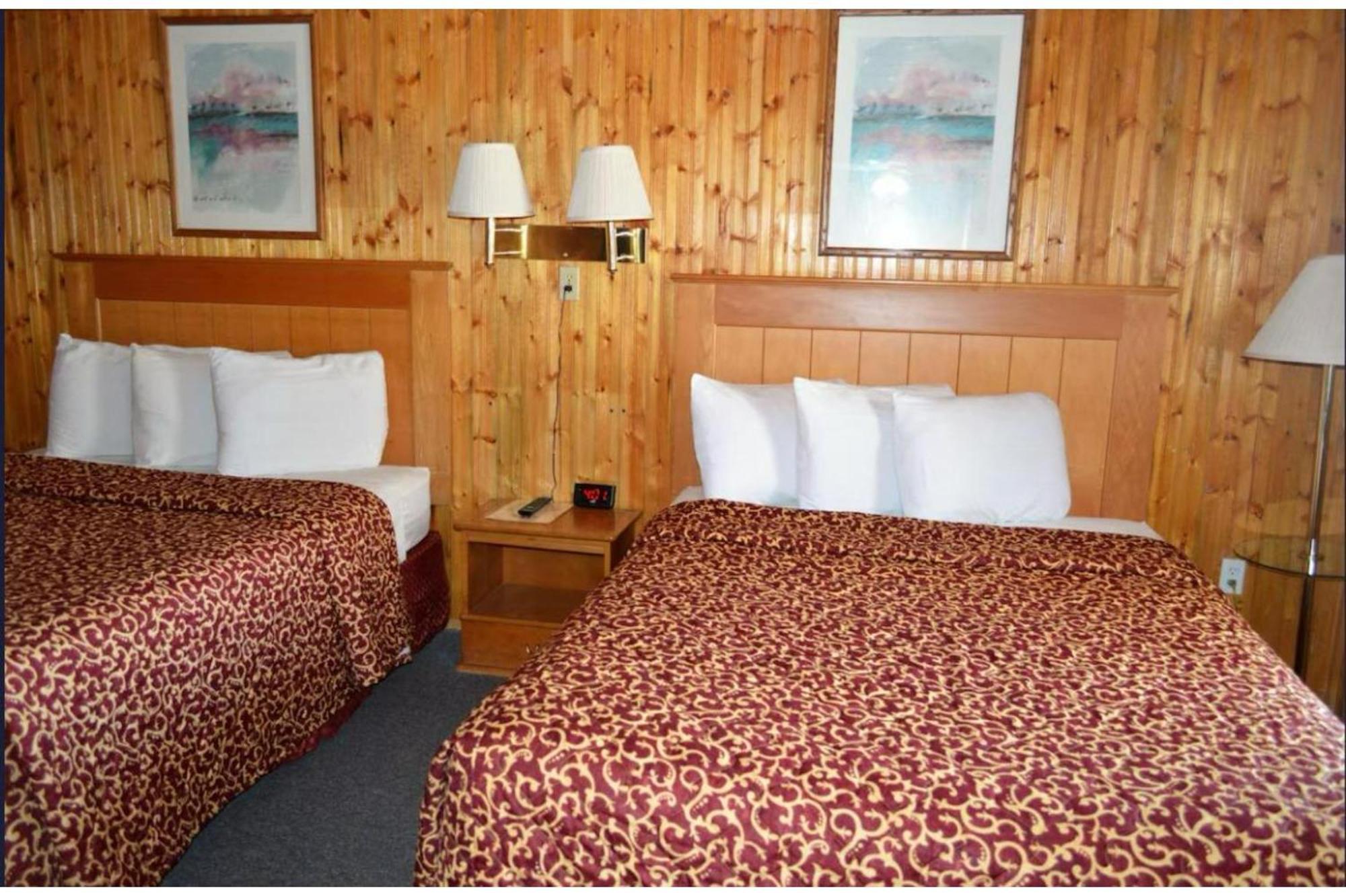 Green Acre Motel By Oyo Near Rush County Airport La Crosse Luaran gambar